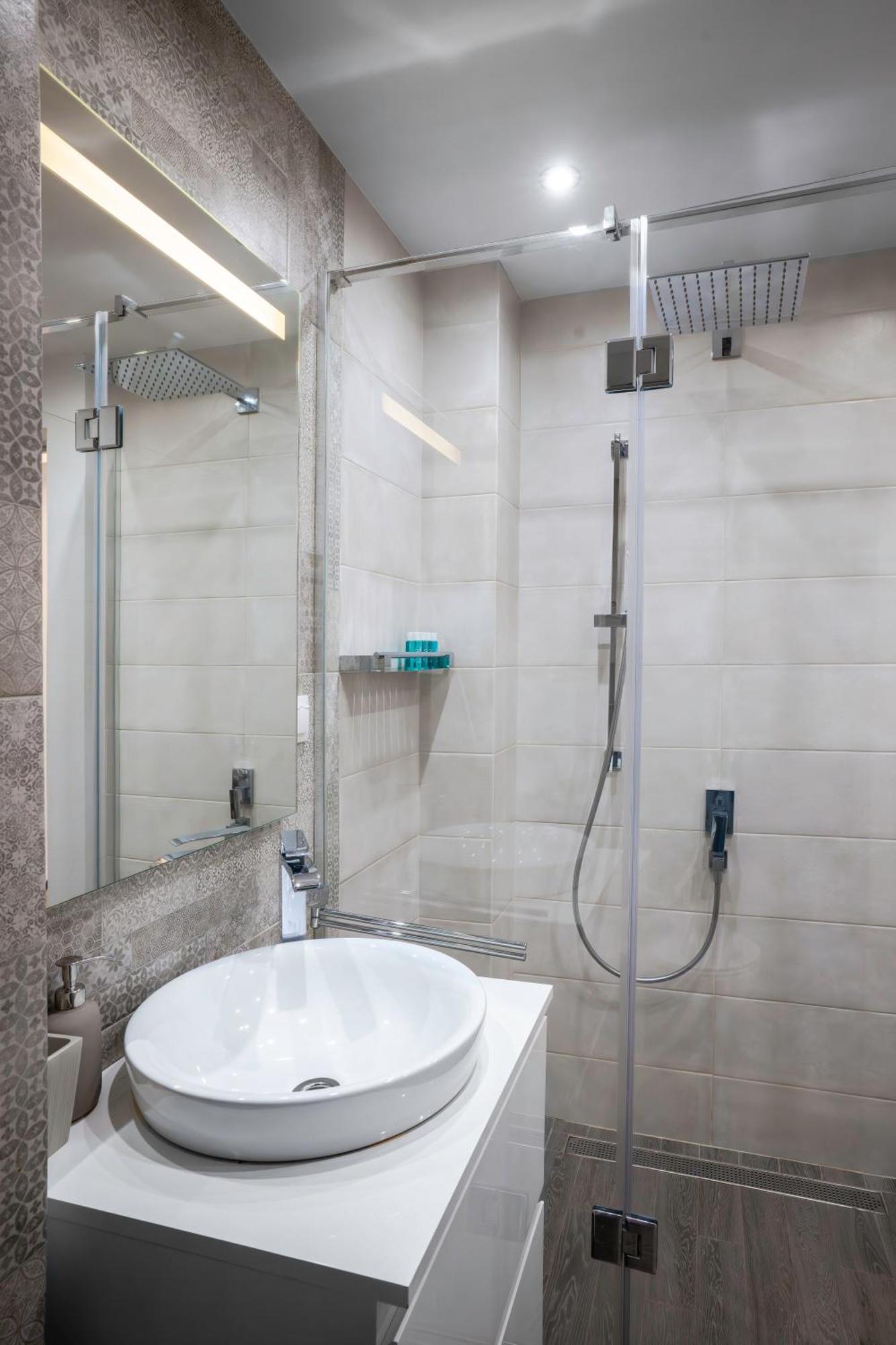 Luxurious 2 Bd Flat Near Ndk