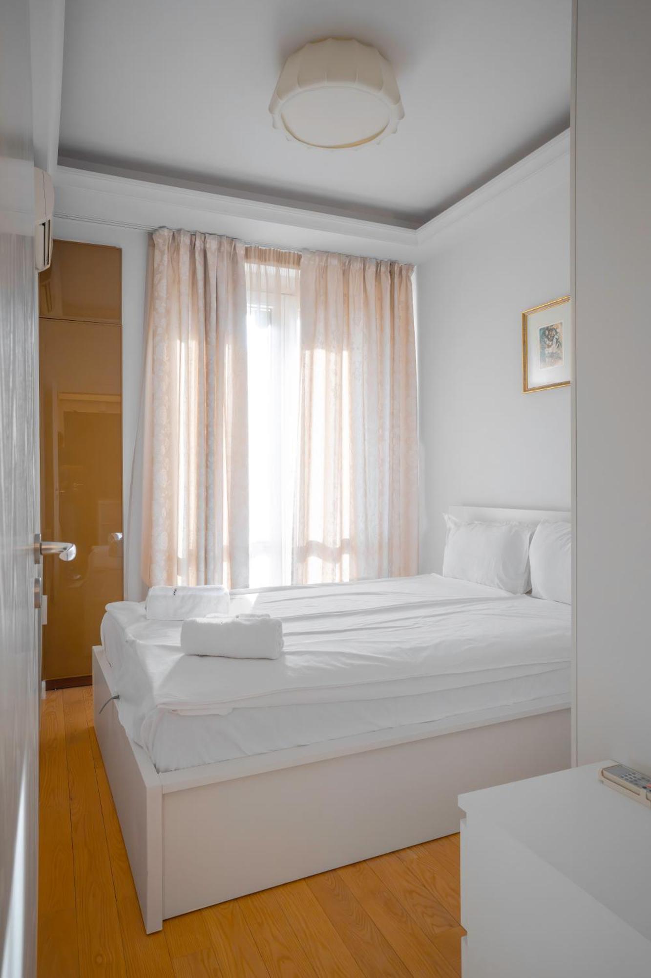 Apartament Luxurious 2 Bd Flat Near Ndk Sofia
